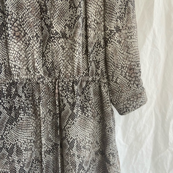 Aritzia Babaton Bennett Snake Print Silk Dress Size XS - Picture 10 of 16